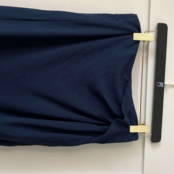 Vince skirt, navy, size 6 - Picture 3 of 4